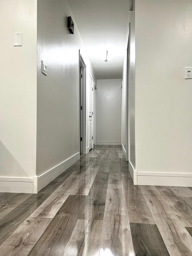 Photo - 11405 Central Dr W