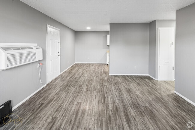 2BR, 1BA - 839SF - Living and Dining Area