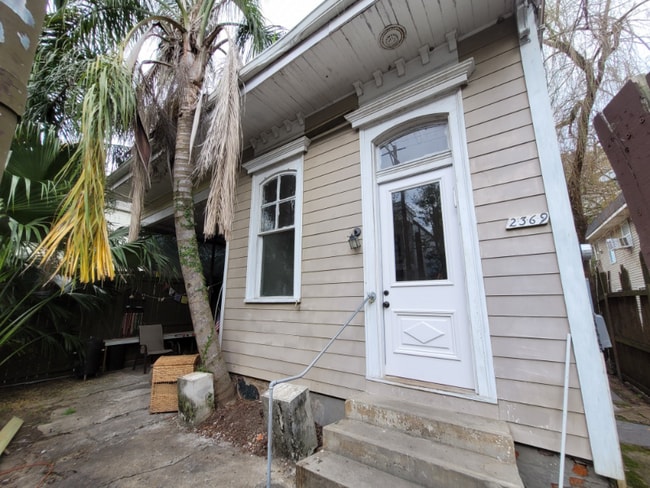 Photo - 2367 St Thomas St