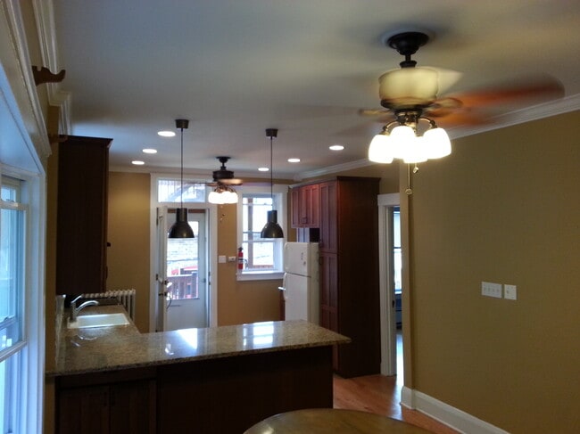 Cocina - 6426 N Lakewood Ave Unidad 1