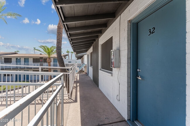 Building Photo - 3025 N 32nd St Unit 32 Rental