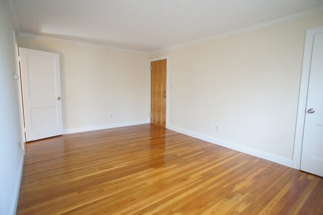Photo - 163 Everett St Unit 3