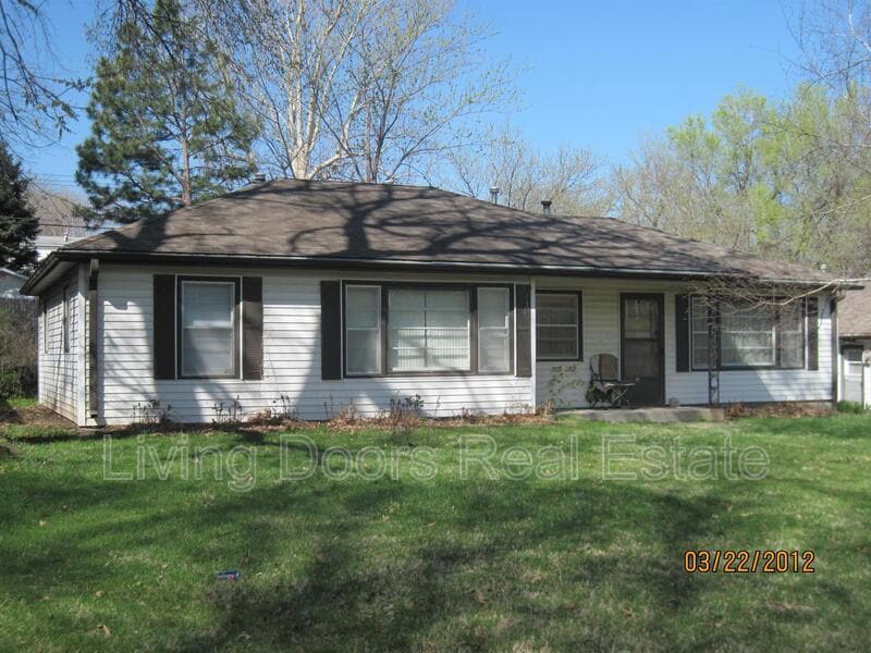 Photo - 353 S 47th St