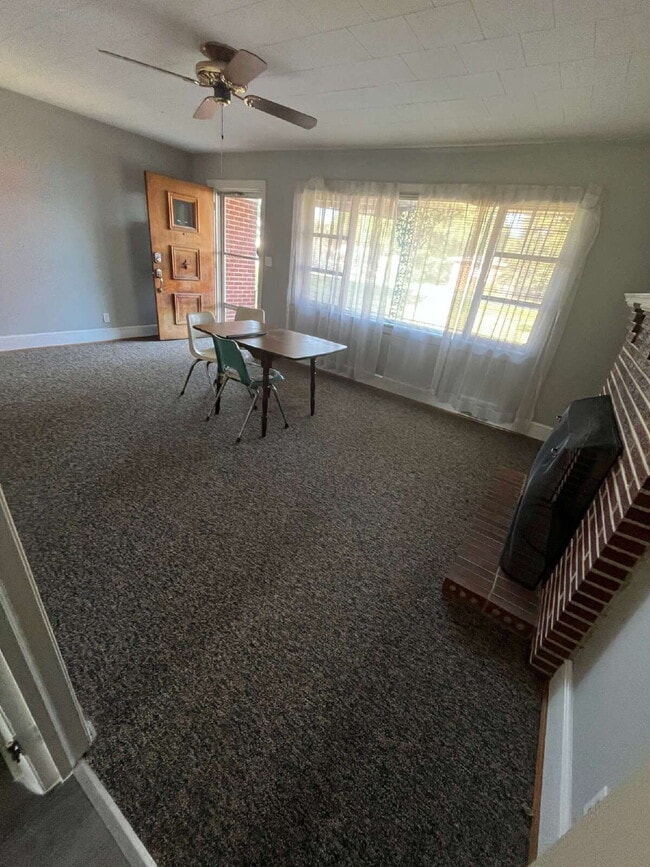 "Charming 3-Bedroom Retreat with Spacious Living in Colfax!"