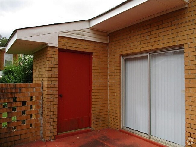 Building Photo - 102 Westcliff Center St Unit D Rental