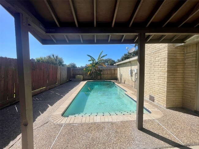 Photo - 16803 Castle Fraser Dr