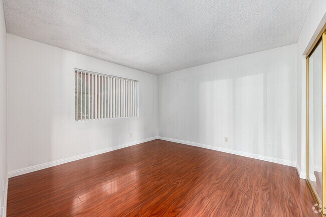 2BR, 2BA - 1150SF - Second Bedroom