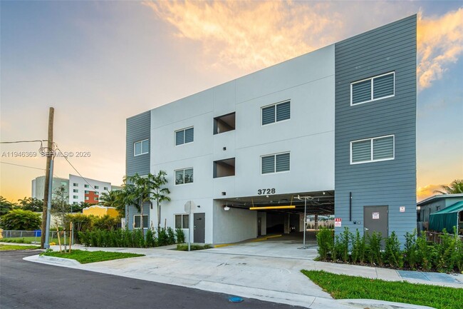 3728 NW 19th Ave Unit 2