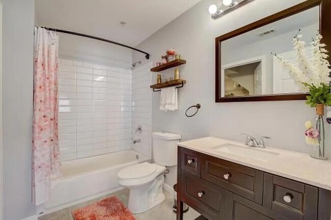Photo - 7 Soho Dr Unit 114