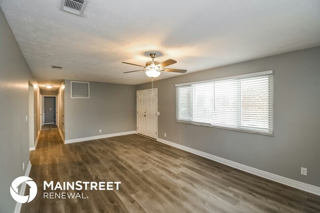 Photo - 4605 Silver Ridge Dr