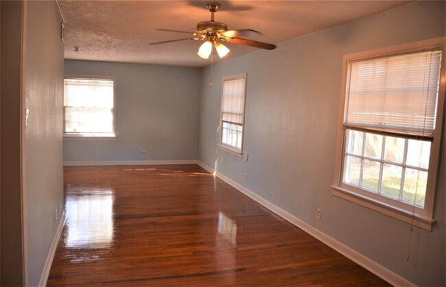 Photo - 8402 Western Dr