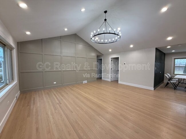 Photo - 465 Alexander Blvd