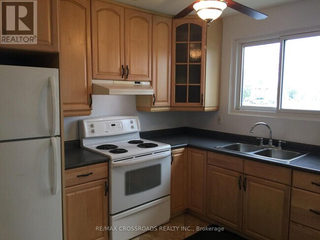 Photo - 11 Lawnhurst Dr