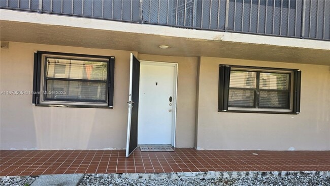 Building Photo - 210 W Park Dr Unit 103-2 Rental