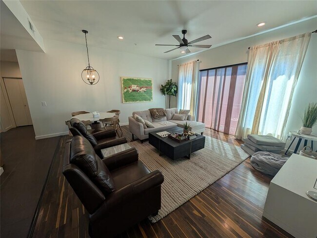 401 Boyd St Unit 314