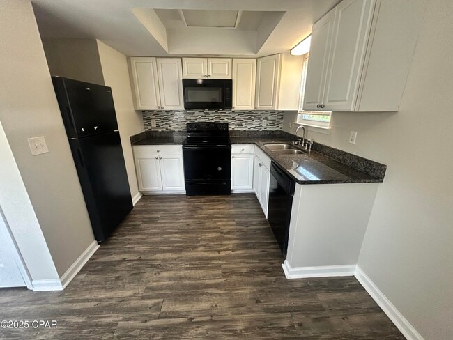 Photo - 3914 E 11th St Unit 103