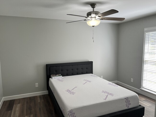 Photo - 4867 Dean Ln SW