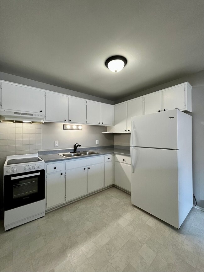 Harrison Street Apartments