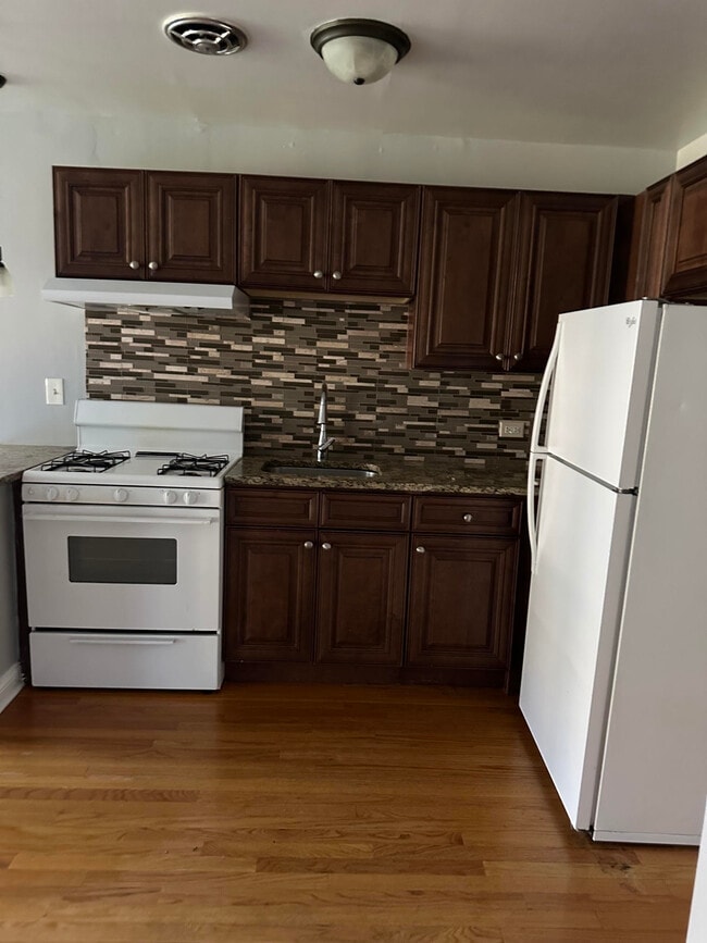 Photo - 8506 Waukegan Rd Unit ONE BEDROOM - 12