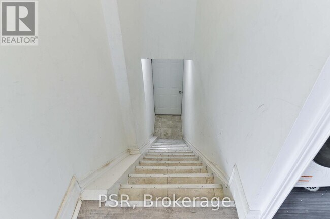 Photo - 1364 St Clair Ave W