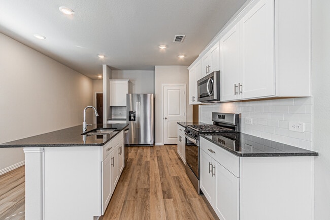 Photo - 801 Leavenworth Dr