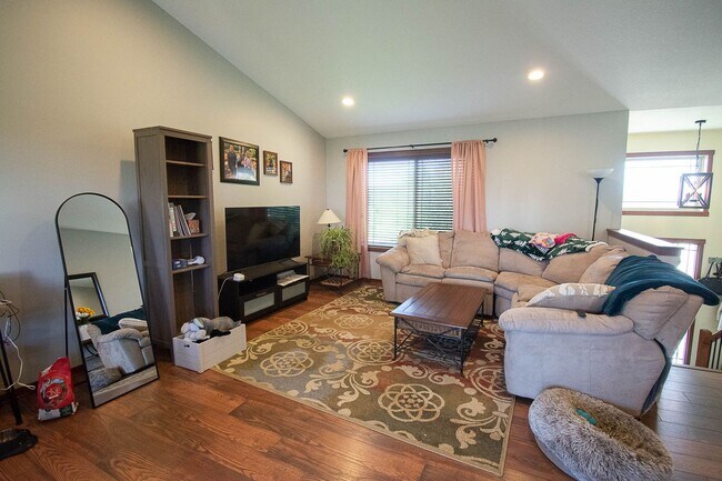 Photo - Spacious NW Home with Fenced Yard & Deck