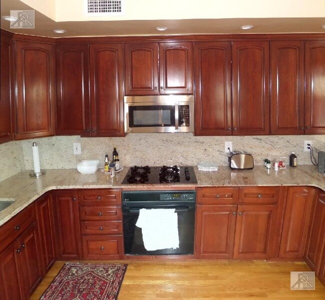 Photo - 3 bedroom in Brookline MA 02146 Unidad 3