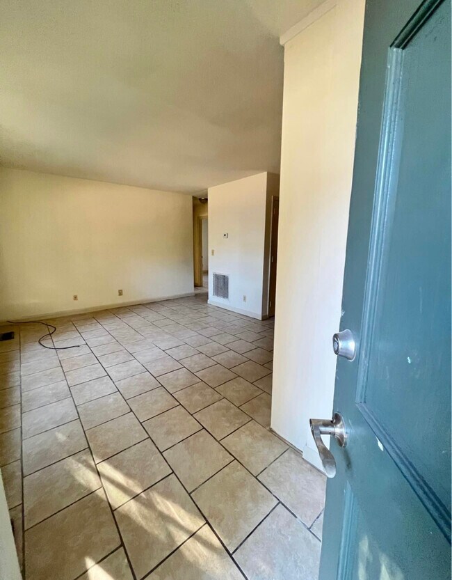 Photo - 1421 Wellington Ave