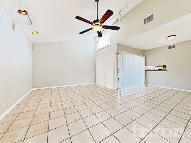 5008 Dollarway Ct