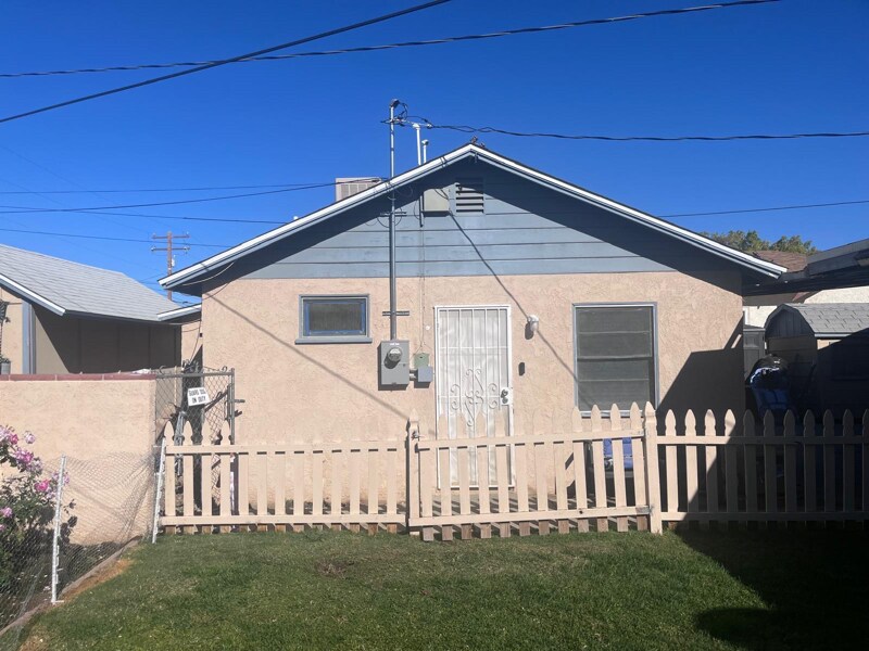 Photo - 44515 Cedar Ave