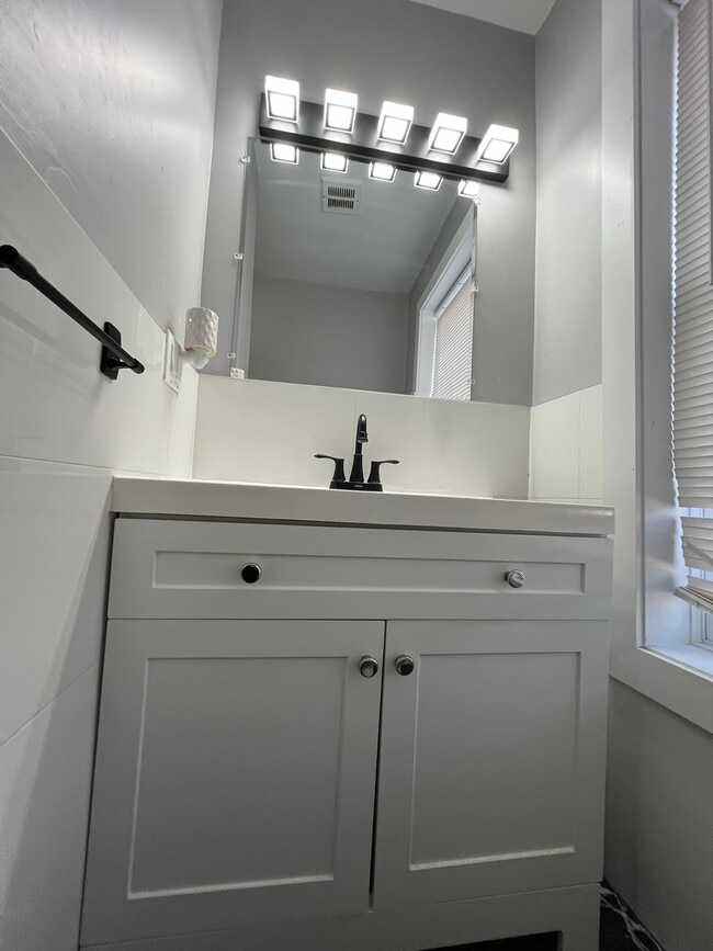 Photo - 26 Yale Ave Unit 2R