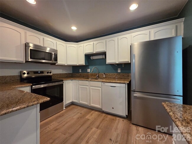 Photo - 23 Longbow Ct