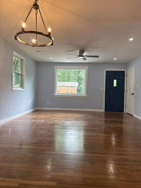 Photo - 331 Simca St SE