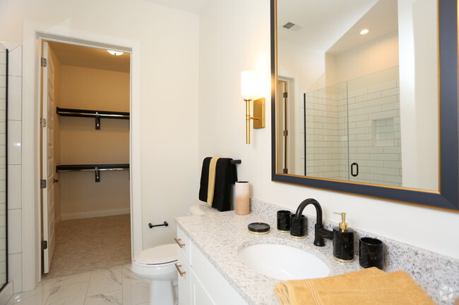 Baño - 1HAB, 1.5BA - 813&nbsp;ft² - Apartamento B - Luxe at the Highlands