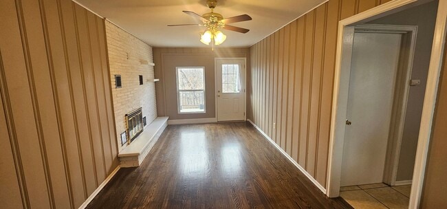 Photo - 2513 Hillcrest Dr