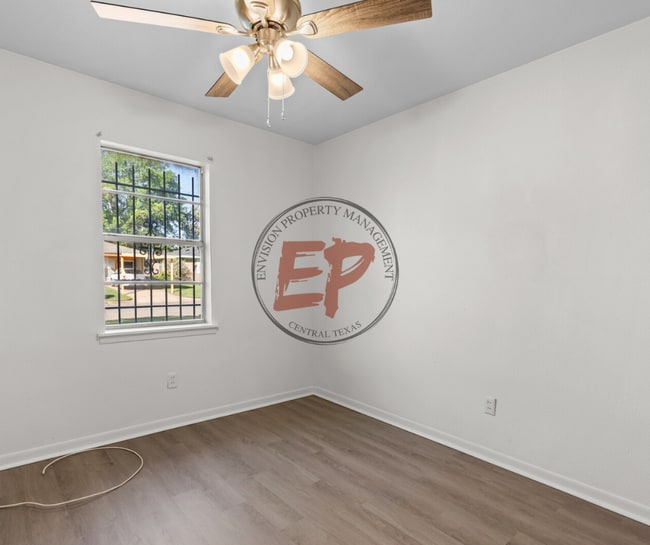 Photo - 2017 Broadway St