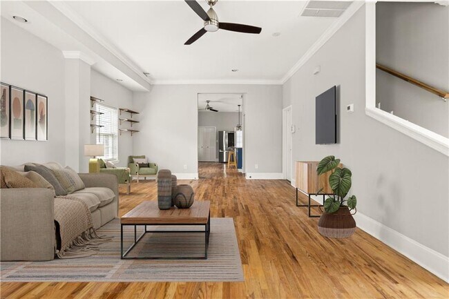 Photo - 66 Weyman Ave SW