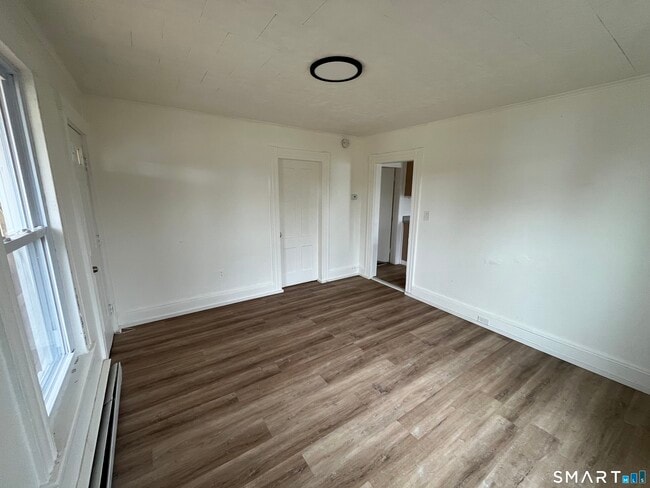 Photo - 11 Roosevelt Ave