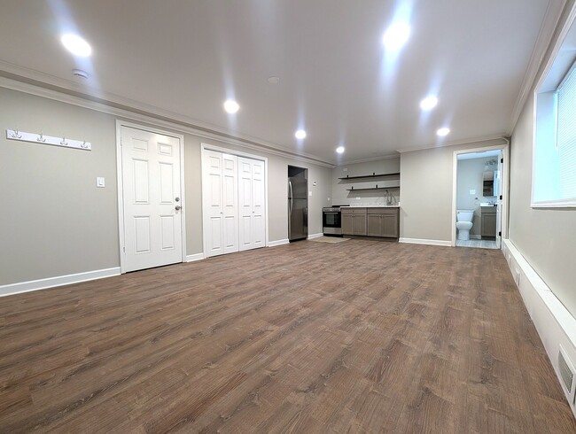 Photo - 300 S Austin Blvd