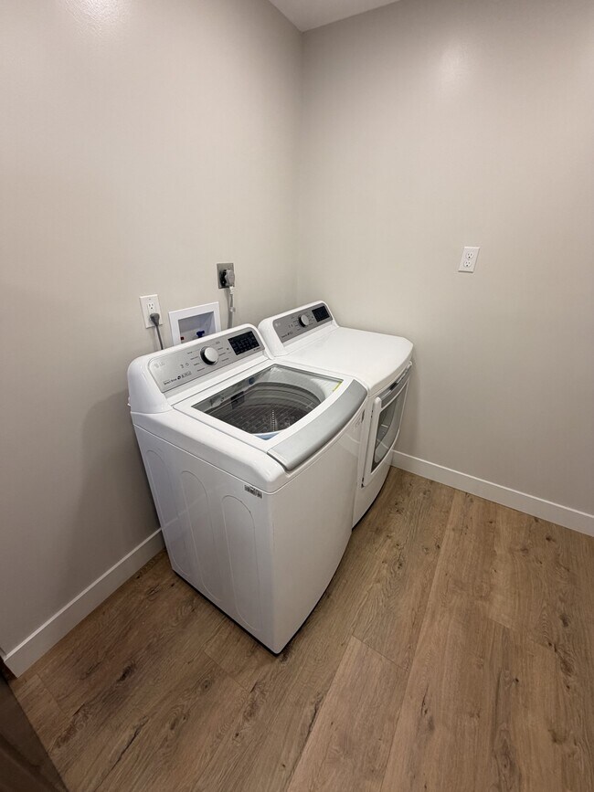 1618 W 860 S