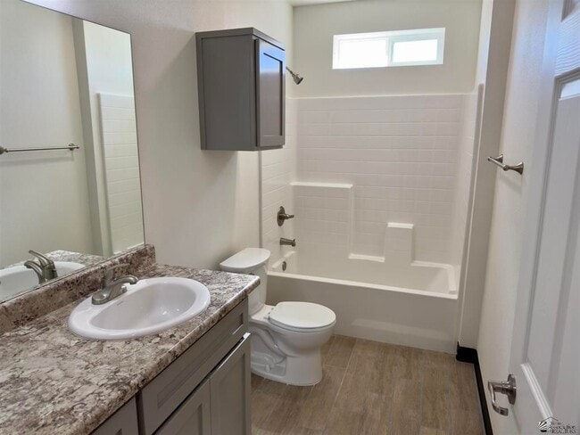 Photo - 195 N 17th Ave