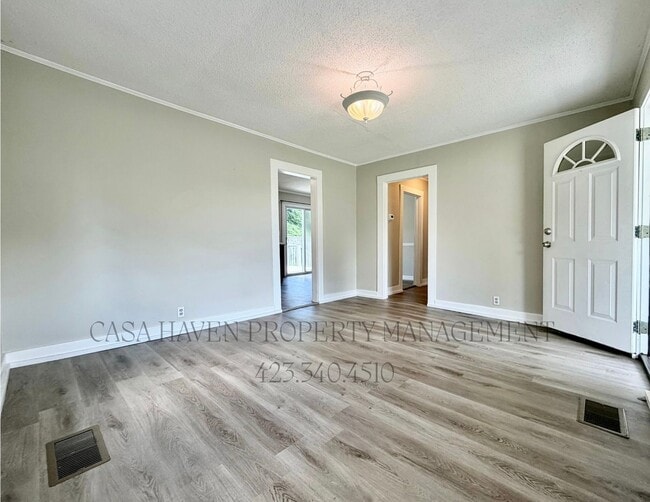 Photo - 320 Clark St
