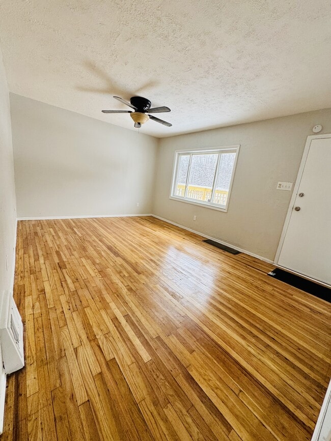 Photo - 741 Jefferson Rd