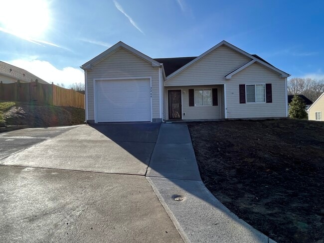 Building Photo - 2464 Stratford Crossing Dr