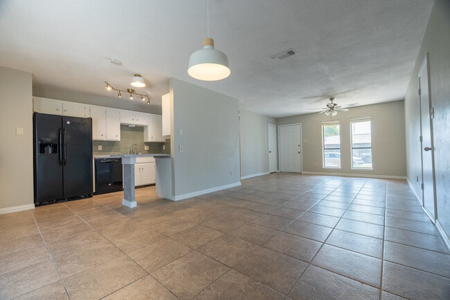 Photo - 1424 W Torrey St