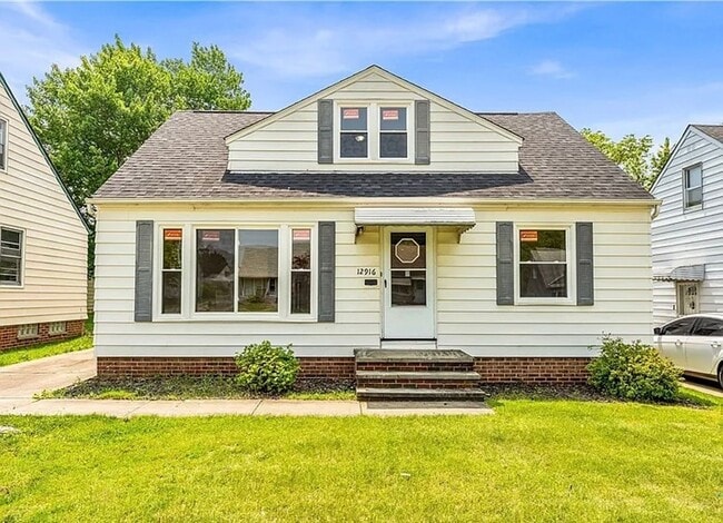 Building Photo - Update 3 Bed - Single Family Rental
