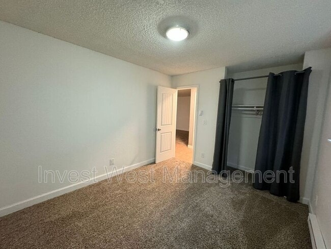 Photo - 944-933 33rd Ave Unidad 2