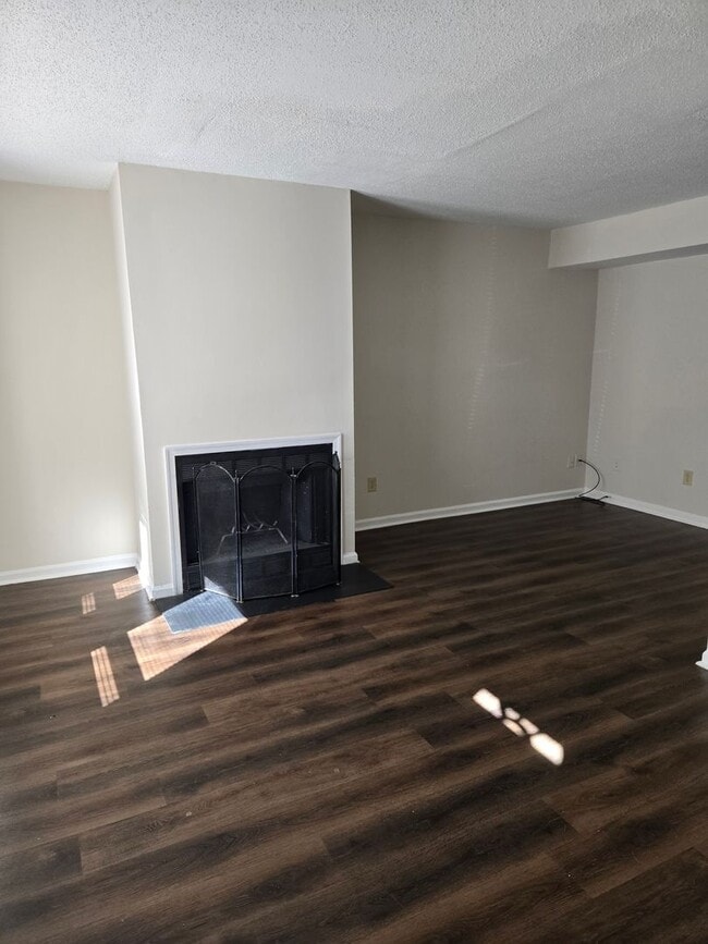 Photo - Beautiful 2 bedroom Townhouse