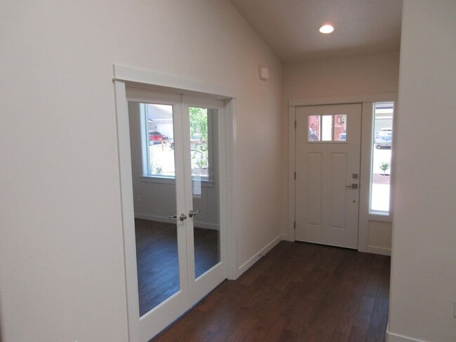 Photo - 2856 Huettl Ln