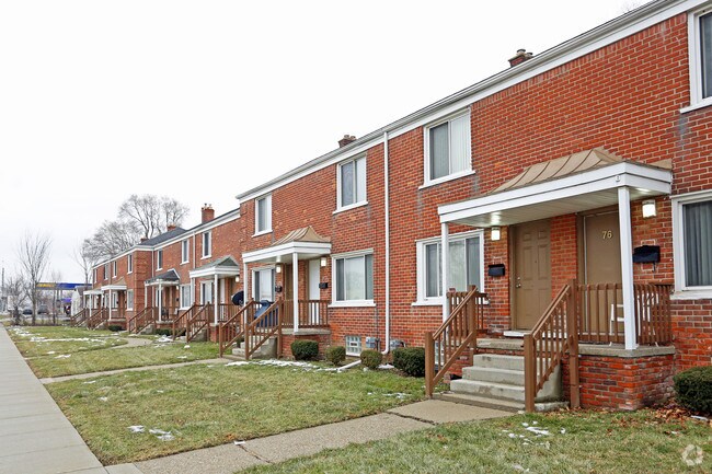Photo - 76-98 Martin Luther King Jr Blvd N